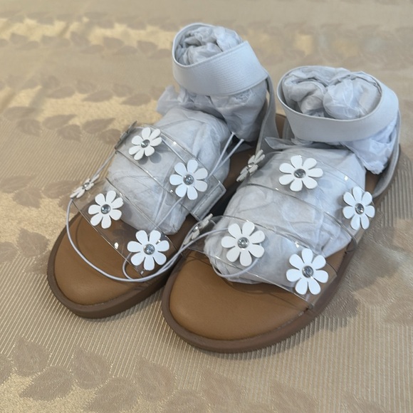 Steve Madden Kids Jashlin Daisy Embellished Sandal - Picture 5 of 11